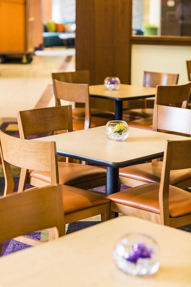 Fairfield Inn & Suites By Marriott Toronto Мисисага Екстериор снимка